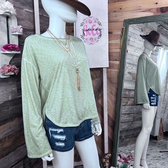 Max Studio Tops - Max Studio Performance Terry Cold Shoulder Pullover Bell Sleeves Medium 💗